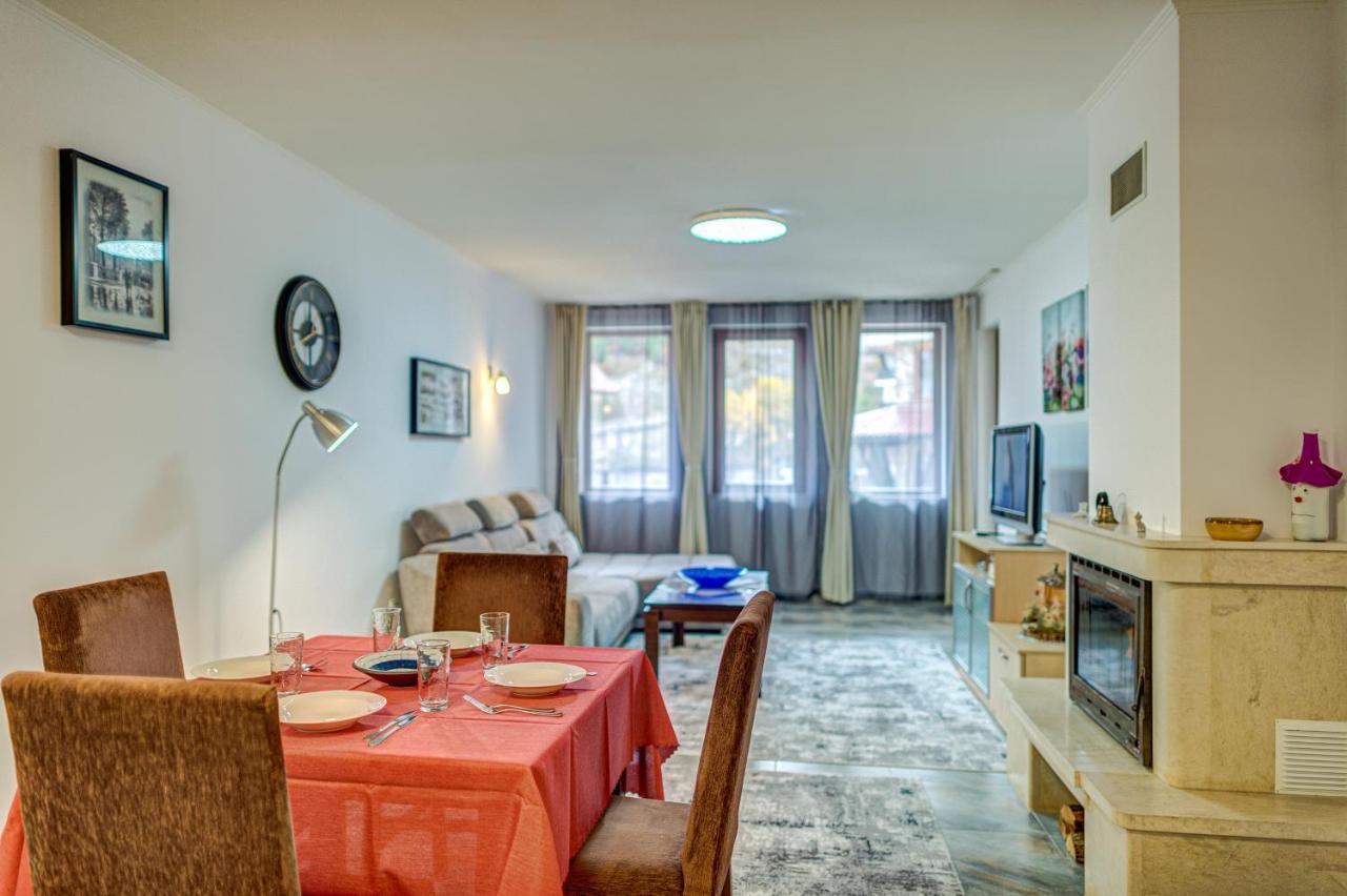 Bright And Spacious 2-Bdr Apartment With Balcony By Flat Mаnager Pamporovo Exteriör bild